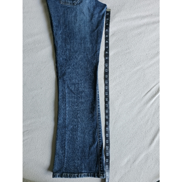 Old Navy | Low Rise Curvy Boot Cut Jeans - Picture 10 of 10